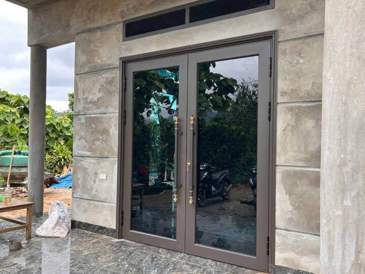 Làm cửa nhôm kính tại Nậm Rịa, Hợp Thành, Lào Cai
